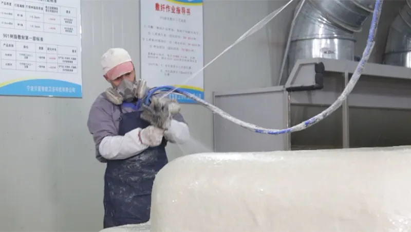 Pulvérisation de fibre de verre pour coque de bain à remous